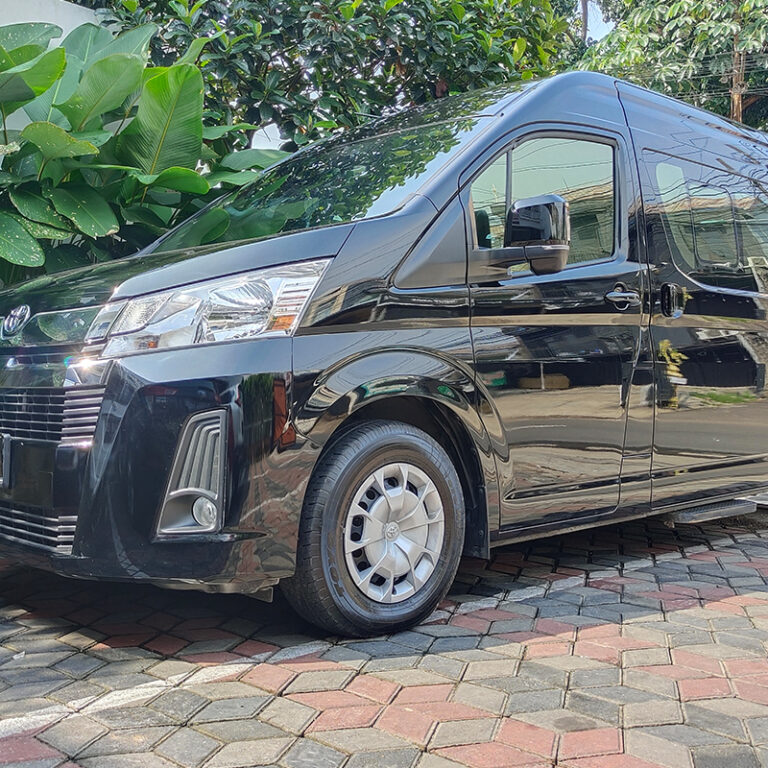 Sewa Mobil Hiace Premio Luxury
