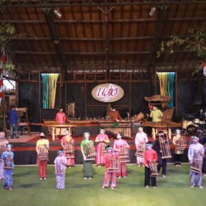 Eksplorasi Budaya Sunda di Saung Angklung Udjo