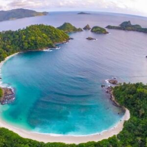 Mengenal Keindahan Alam di Pantai Wedi Ireng