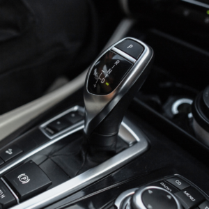 Rental Mobil Matic, Kemudahan Berkendara Tanpa Repot Ganti Gigi